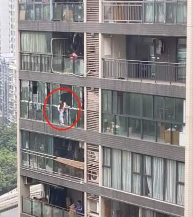 新奥2025今晚开奖资料和21岁女子从30楼坠亡与21岁女子从30楼坠亡视频